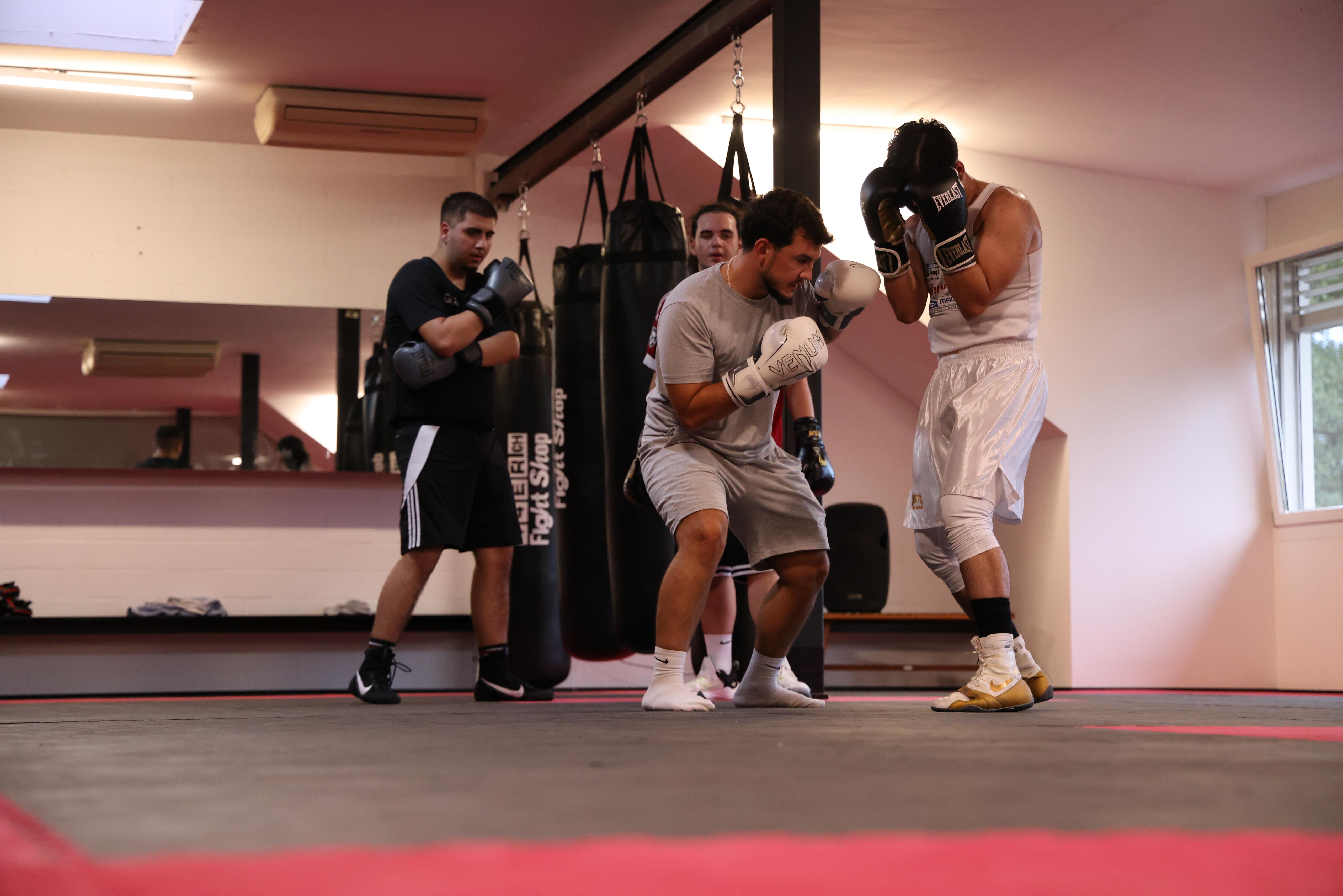Sparring Training bei Gloves Leo's Gym